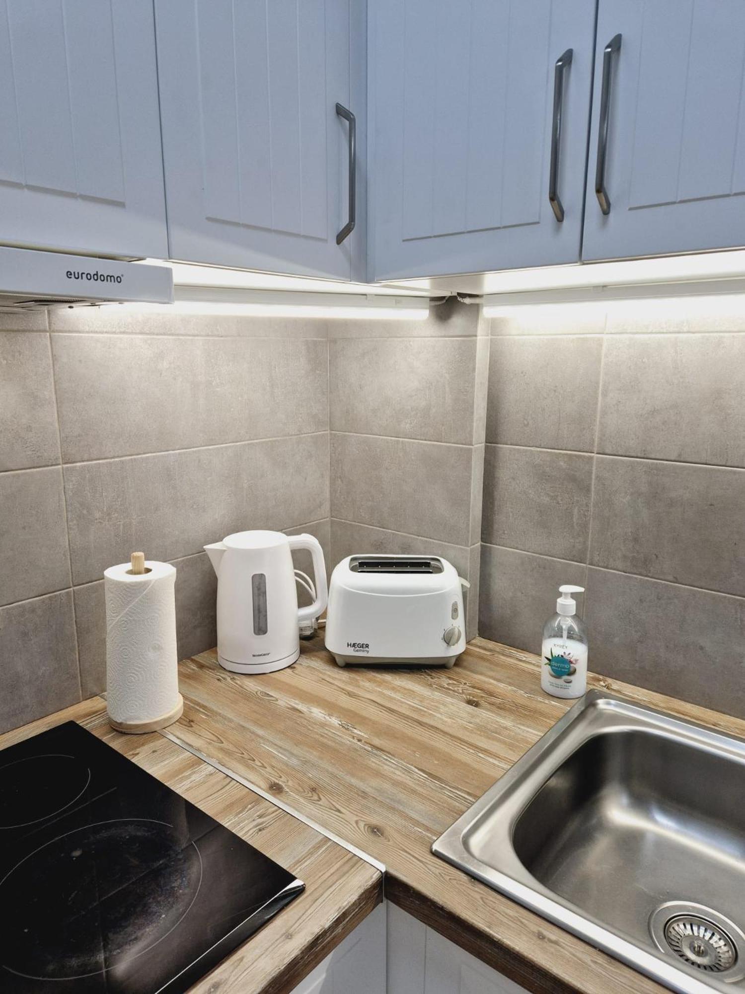 La Casa De Veronica - Serene Apartment With Shared Pool, Steps From The Beach Torrevieja Zewnętrze zdjęcie