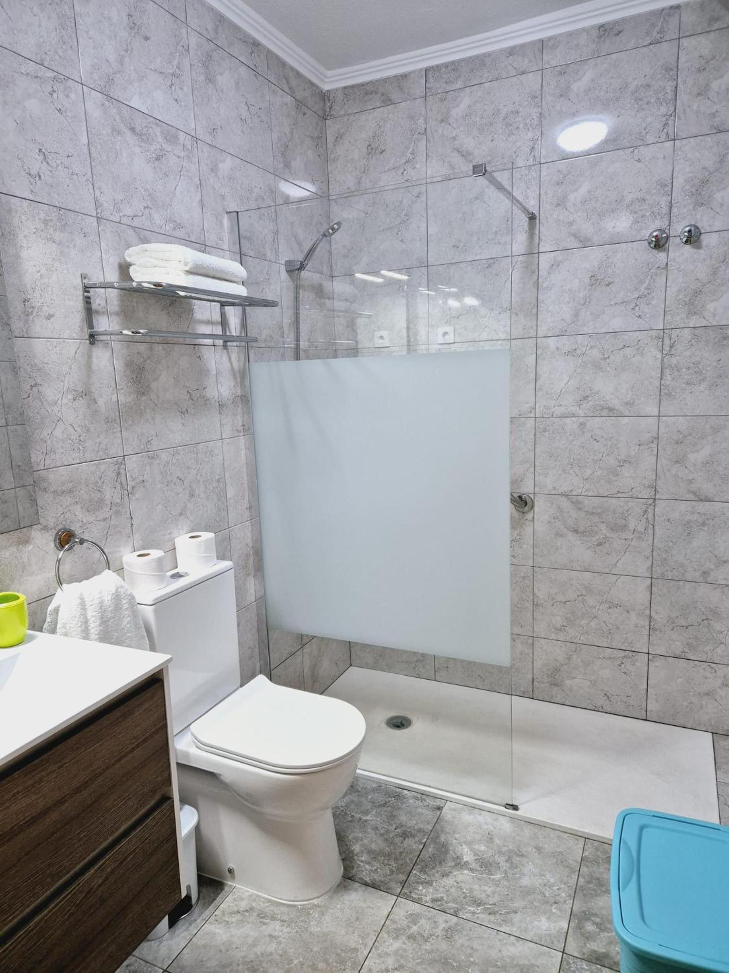 La Casa De Veronica - Serene Apartment With Shared Pool, Steps From The Beach Torrevieja Zewnętrze zdjęcie